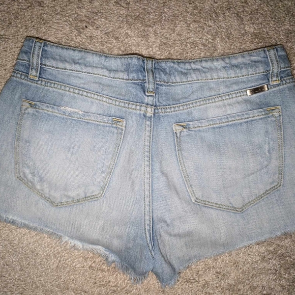 Kancan distressed short booty shorts size 5/26 - Picture 2 of 3